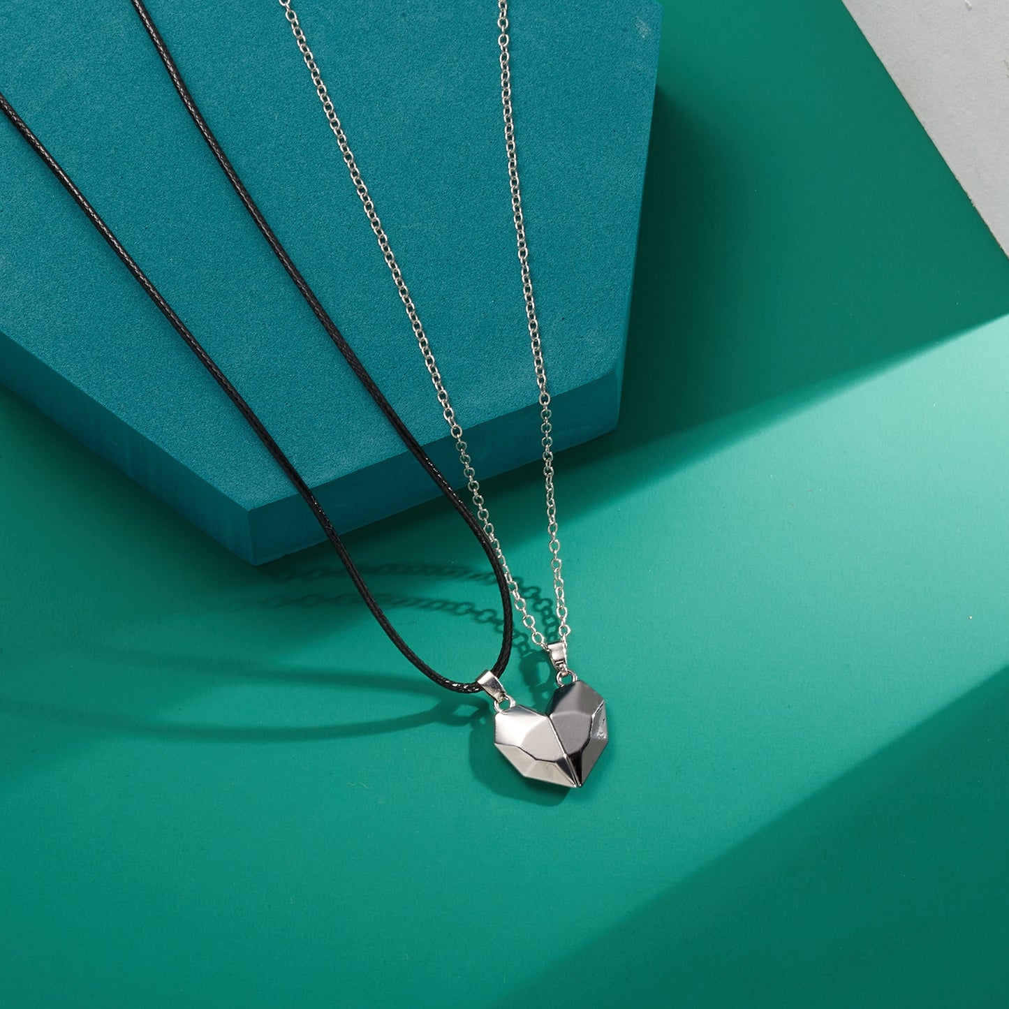 2 PCs Lover Heart Distance Paired Pendant Projection Necklaces